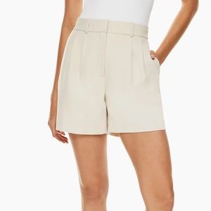 Aritzia Babaton pleated shorts 5”